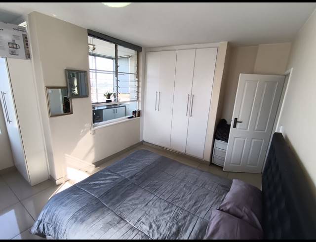 2.5 BEDROOM FLAT TO LET IN ESSENWOOD